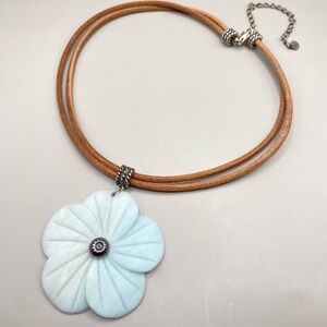 Carolyn Pollack Relios Mother of Pearl Flower Pendant Necklace